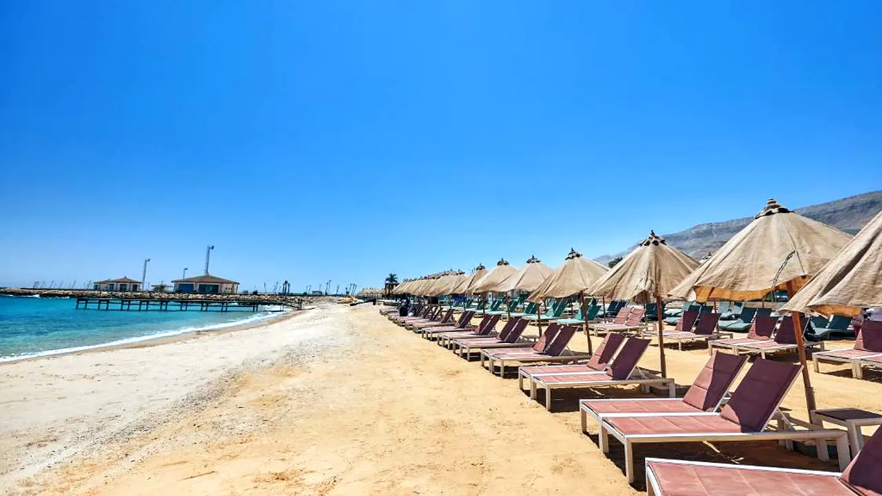 الفندق توليب الجلالة ماجستيك - العين السخنة